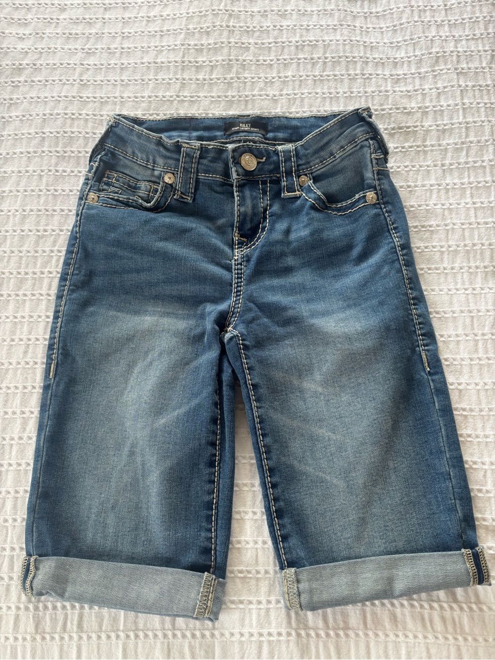 True Religion Riley Medium Wash Knee Length Shorts Size 25